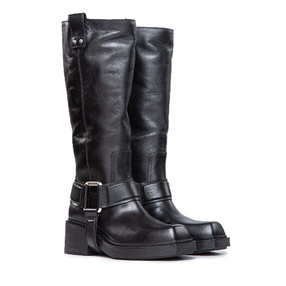 F06 Fray – Black gaucho boot  