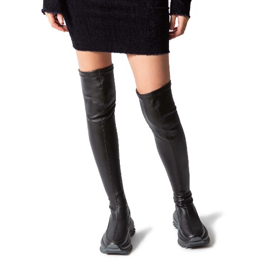 D22 Running – Black stretch faux leather cuissardes  