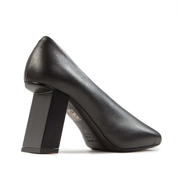 H08 Panton – Black pumps  