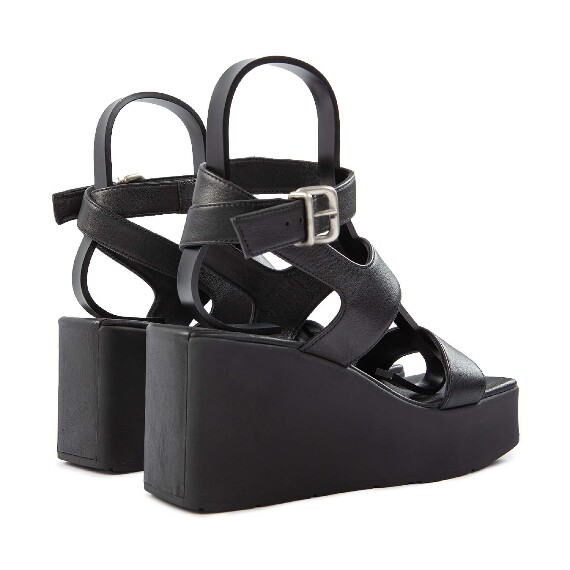 K10_Block<br>Wedge sandal black with ankle strap