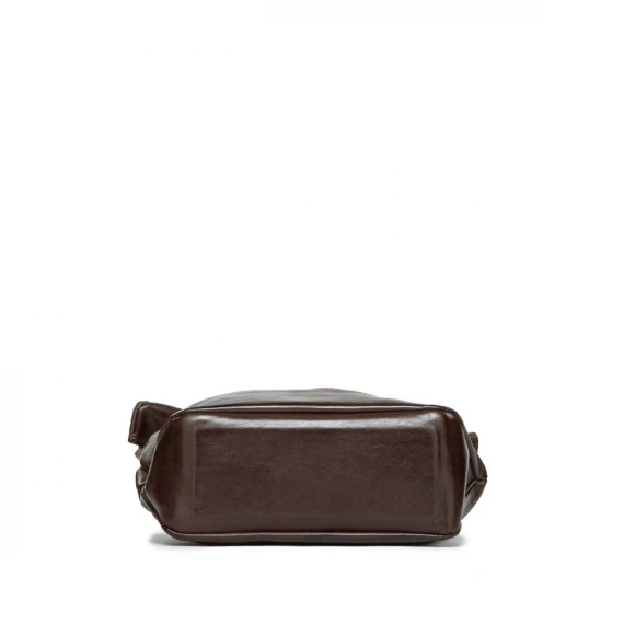 clutch in pelle marrone