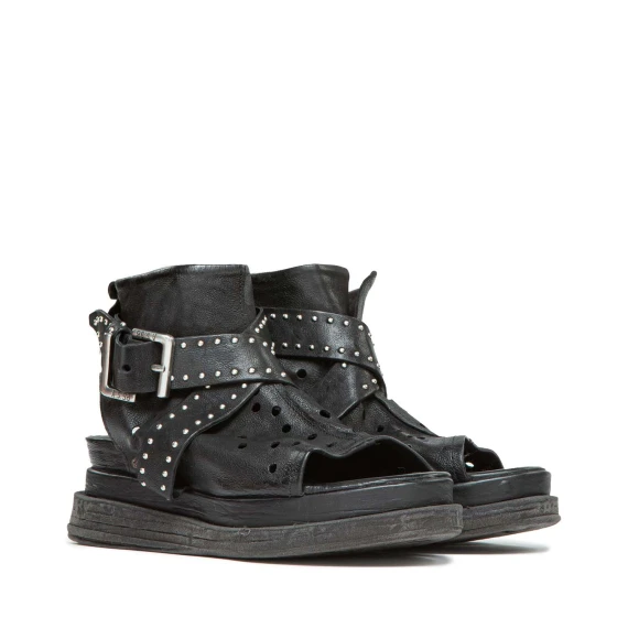 zeppe LAGOS con borchie in pelle nera