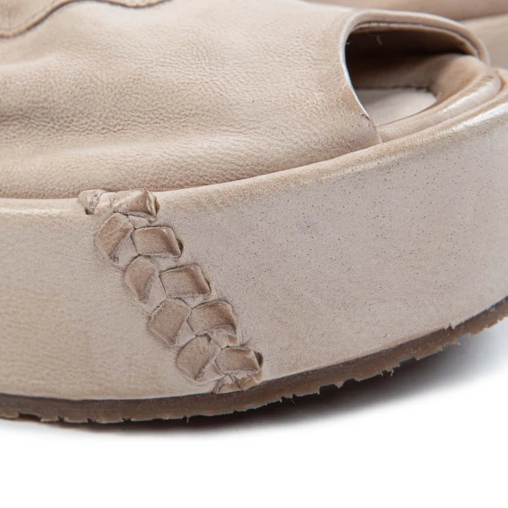 MANOLA elastic leather dust wedge