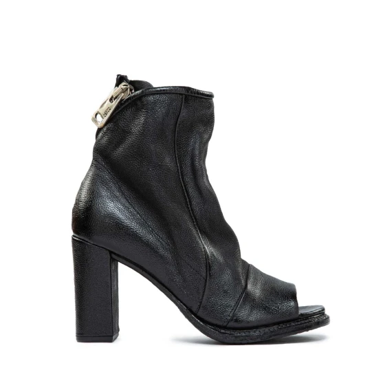 stivaletto spuntato BASILE in pelle nera