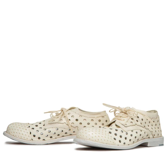 stringata in pelle forata latte