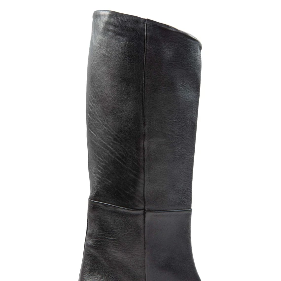 stivali con tacco inglobato in pelle nera