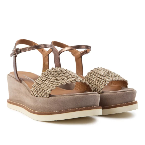 zeppa bassa in camoscio tortora