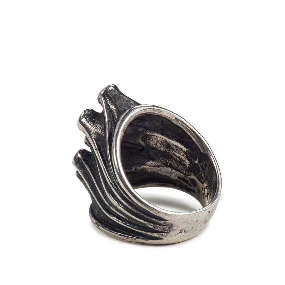 anello con diamanti neri