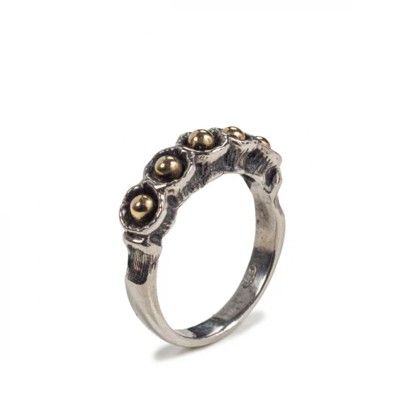 anello con riviera di sfere