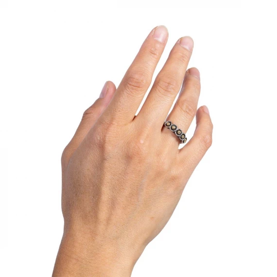 anello con riviera di sfere