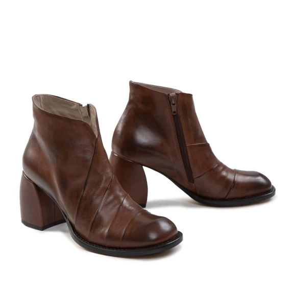 accollati in pelle cuoio