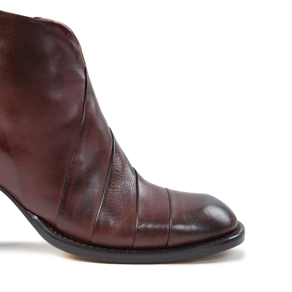 accollati in pelle barolo