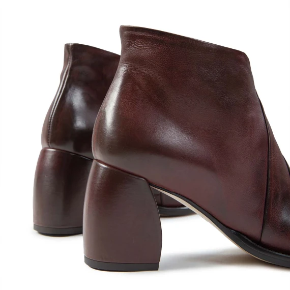 accollati in pelle barolo