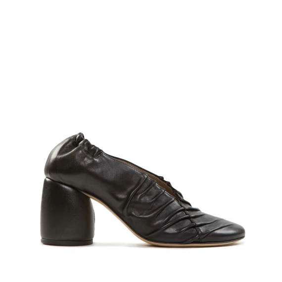 decollete in pelle nera