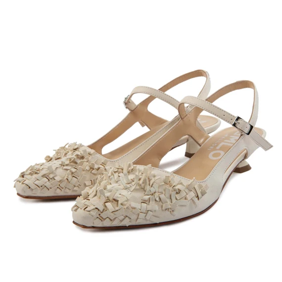 chanel bebe in pelle latte