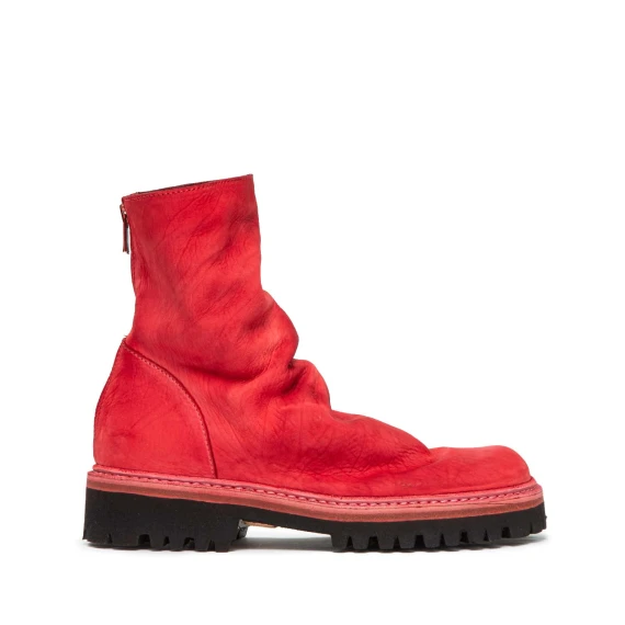 biker in pelle rossa