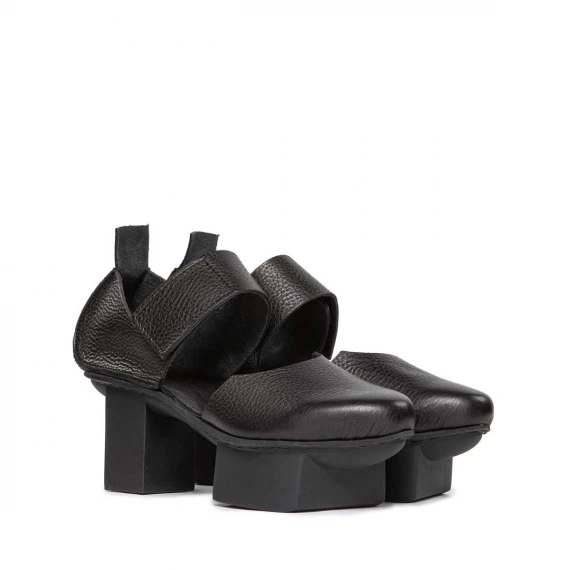 sandalo stile giapponese in pelle