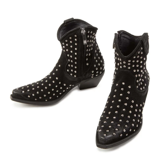 camperos borchie in camoscio nero