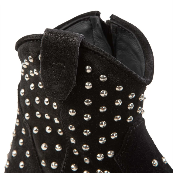 camperos borchie in camoscio nero