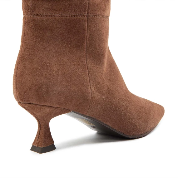 stivali tacco rocchetto in camoscio marrone
